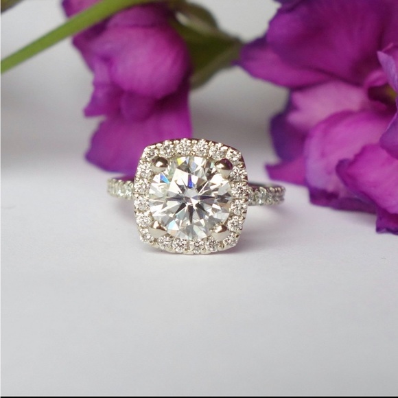 Engagement Ring - Picture 4 of 7